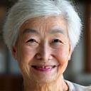 환하게 웃고 있는 72세 최O자 할머니의 상반신 사진